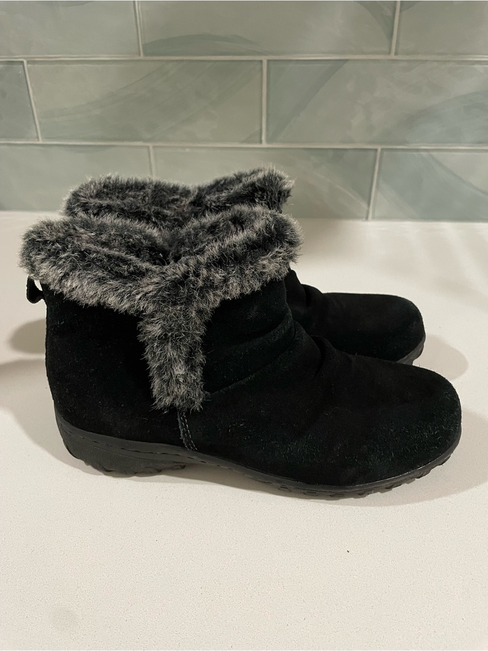 Khombu Black Ankle Boots with Gray Faux Fur Trim